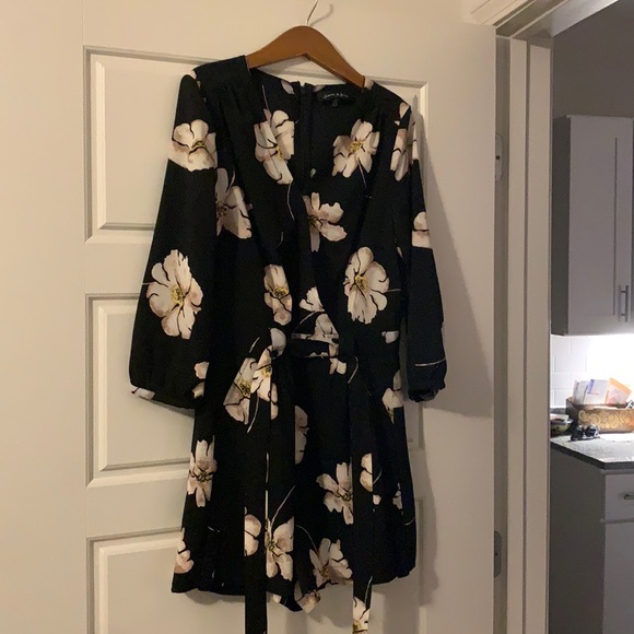 jasmine & juliana Pants - Floral romper. 3/4 sleeved. Size 6